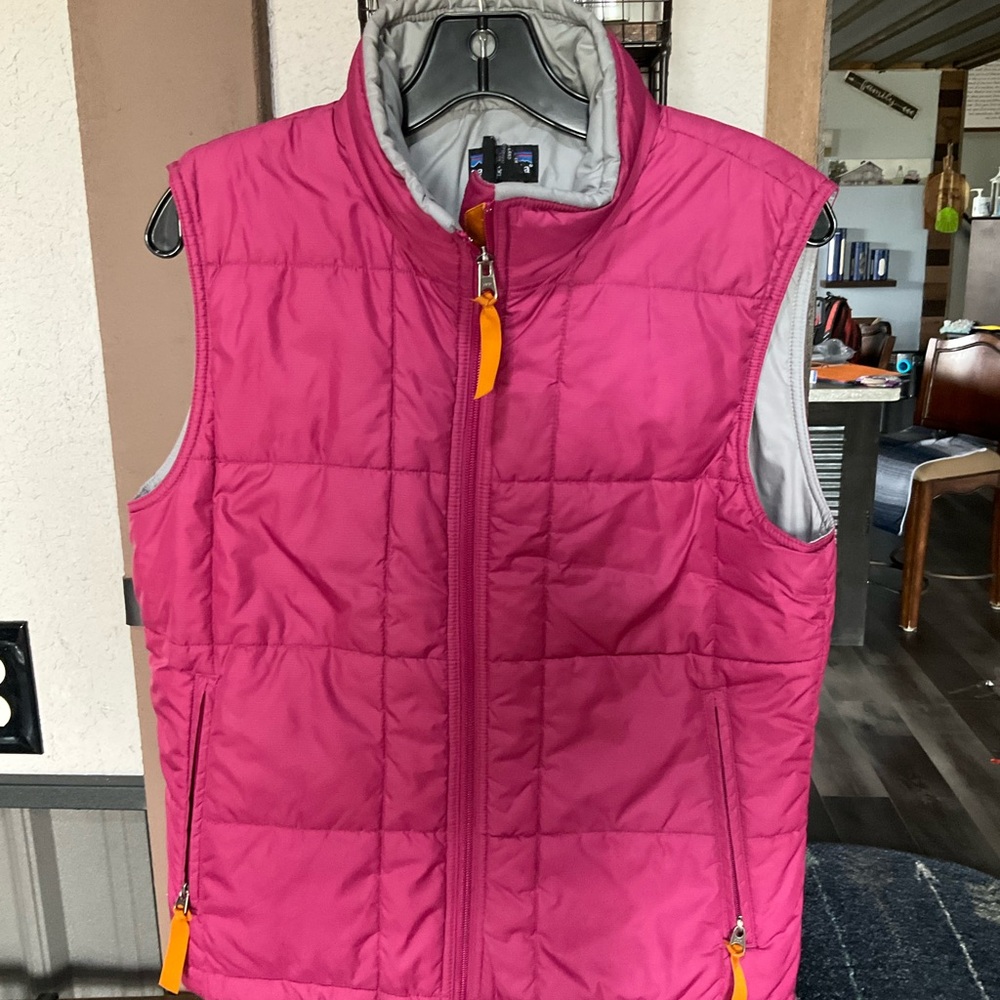 Patagonia Girls Hot Pink Quilted Puffer Vest with Gray Lining